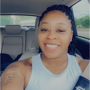 Meet your Posher, Angela